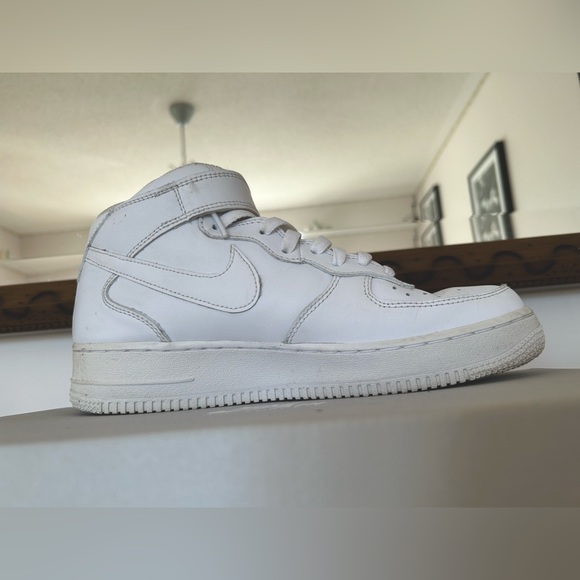 Nike Air Force 1’s - Picture 2 of 6